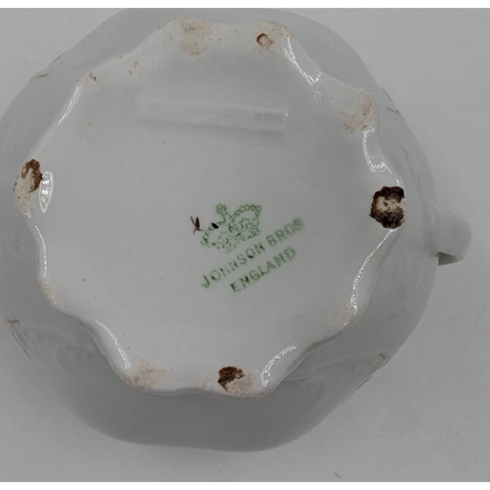 Johnson Bros JB1276 Open Sugar Bowl No Lid Gold Scroll England Vintage